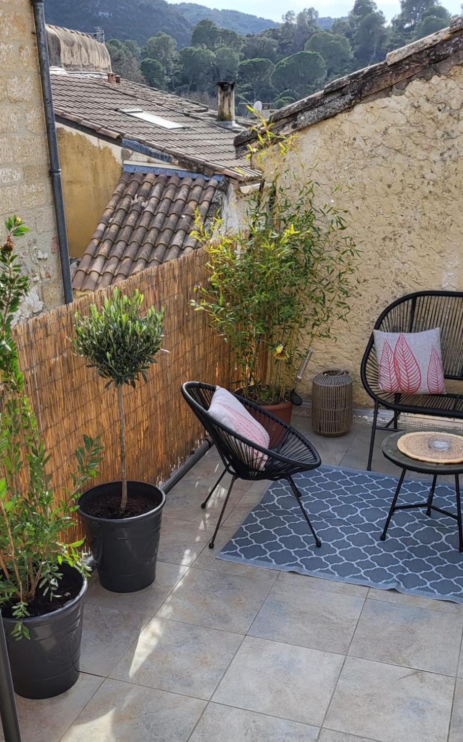 Proche D'Uzes La Terrasse Du Soleil Levant Collias Exterior foto